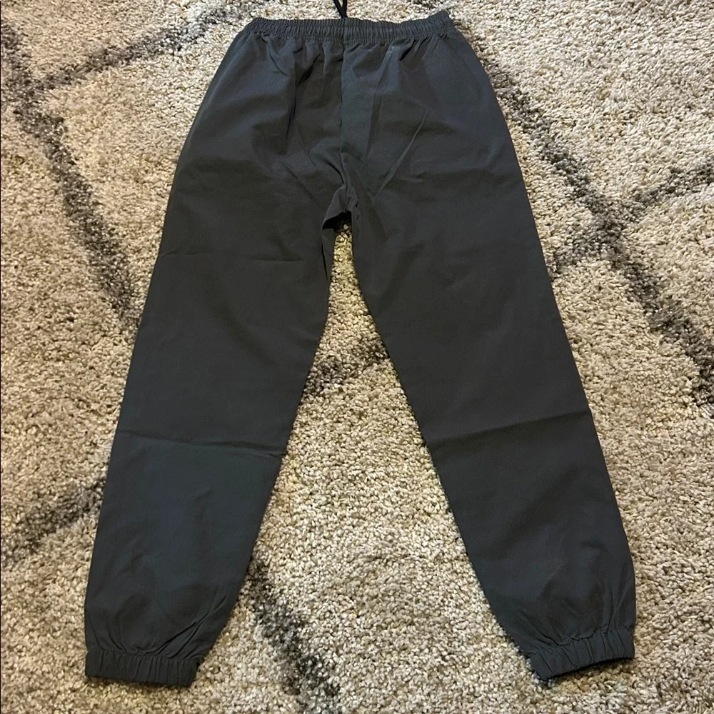 Youth gray parachute jogger pants size 12y (shein) - Picture 4 of 5